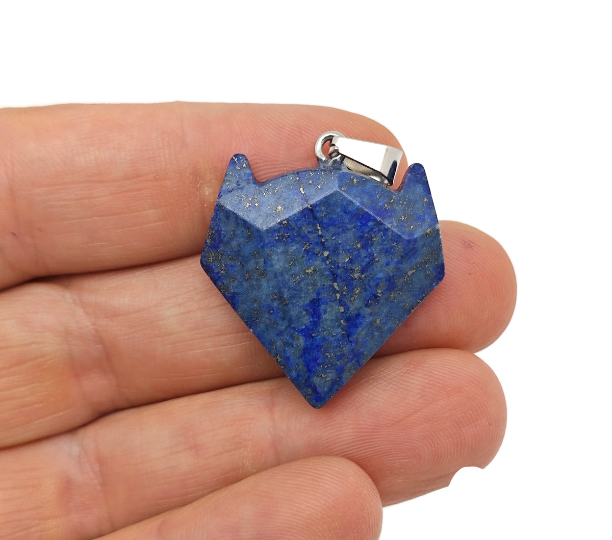 Crystal wolf head gemstone pendant from GemstoneGO, detailed wolf head design in sparkling crystal jewelry.