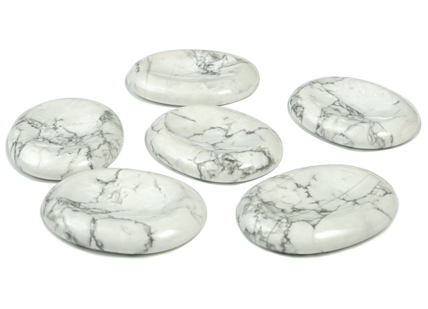 Howlite worry stone from GemstoneGO, soothing crystal, 4.5x3.5cm, smooth white stone ideal for stress relief and meditation.
