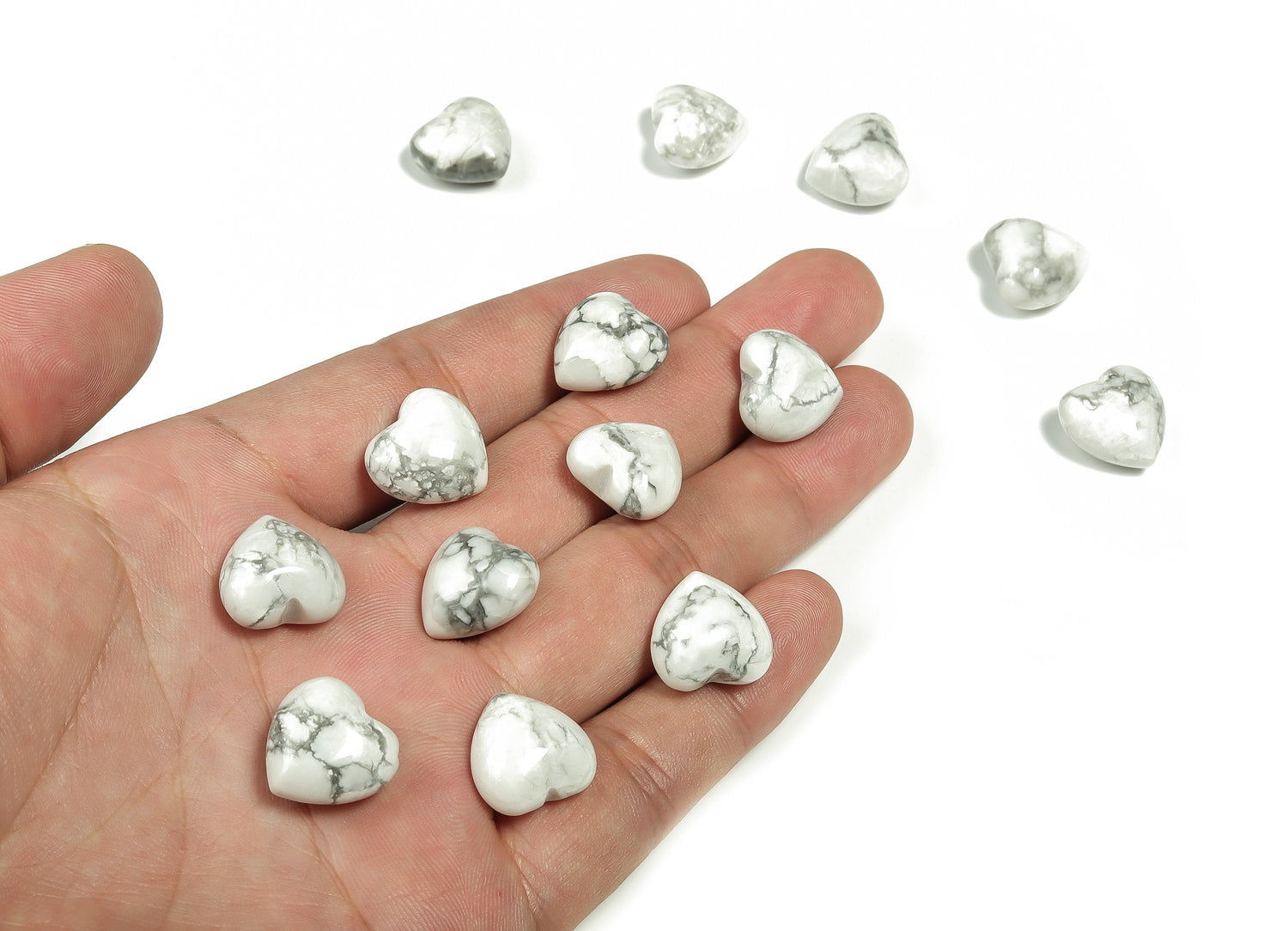 Howlite Heart Gemstone - Puffy Heart Shaped - 15x15x9mm - HE1014