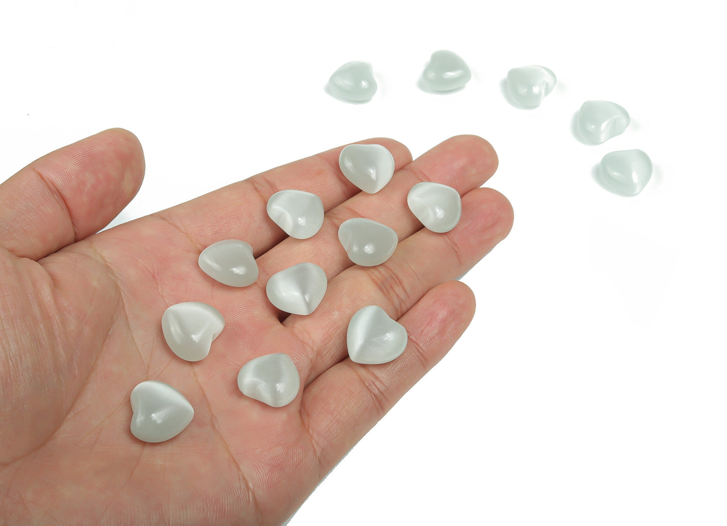 Pierre précieuse œil-de-chat blanc en forme de cœur - Cœur bombé ?€? Cristaux de guérison - Pierre bienfaisante ?€? Cœurs en cristal ?€? 15 x 15 x 9 mm - HE1026