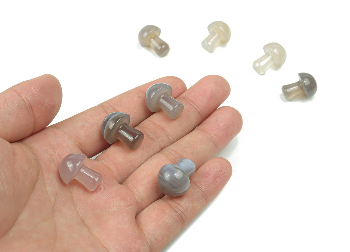 Gray agate mushroom carved gemstone, 20mm, natural stone with detailed mushroom shape, perfect for jewelry or collection.
