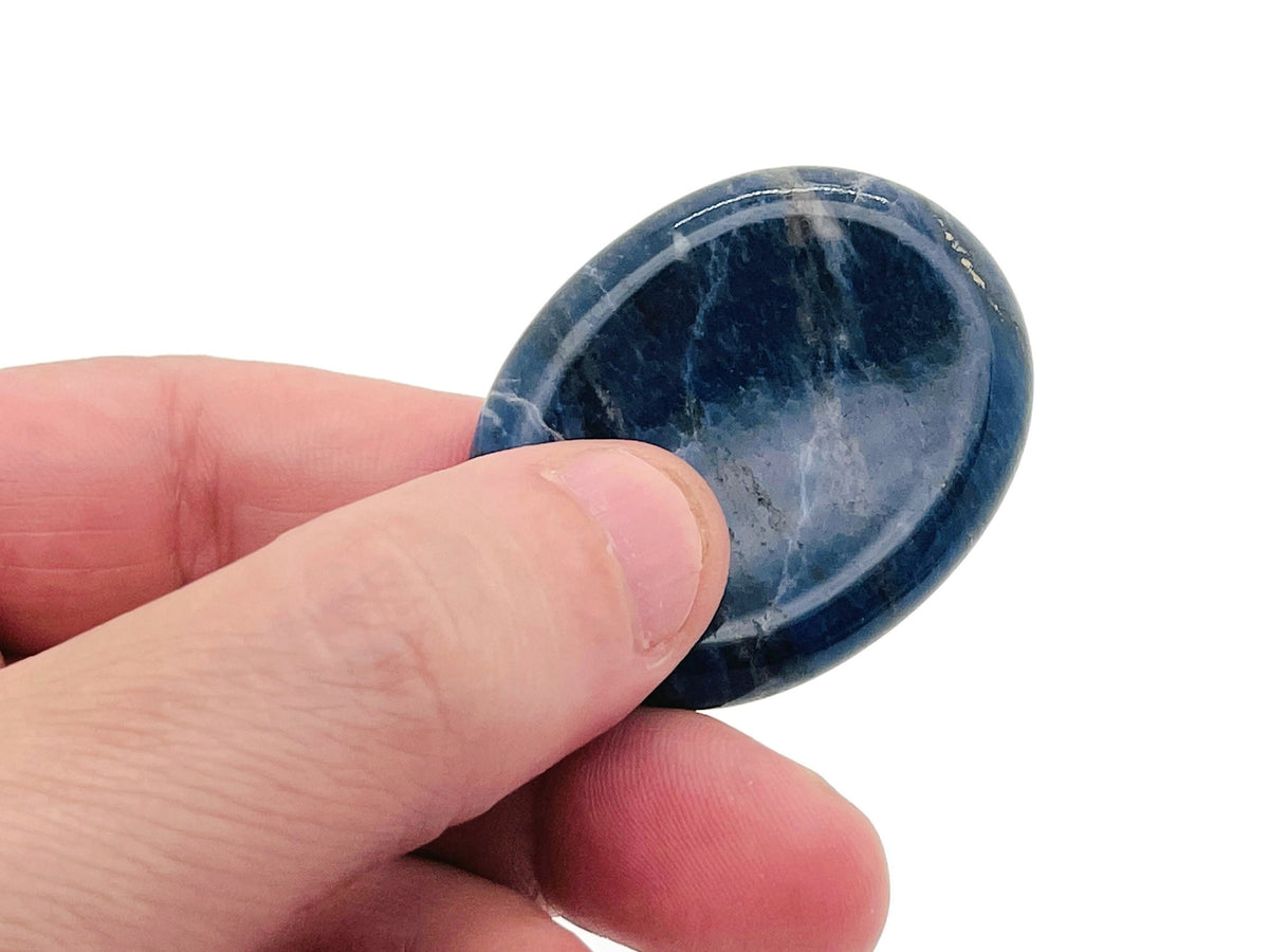 Sodalite worry stone from GemstoneGO, smooth 4.5x3.5cm calming crystal for stress relief and meditation.