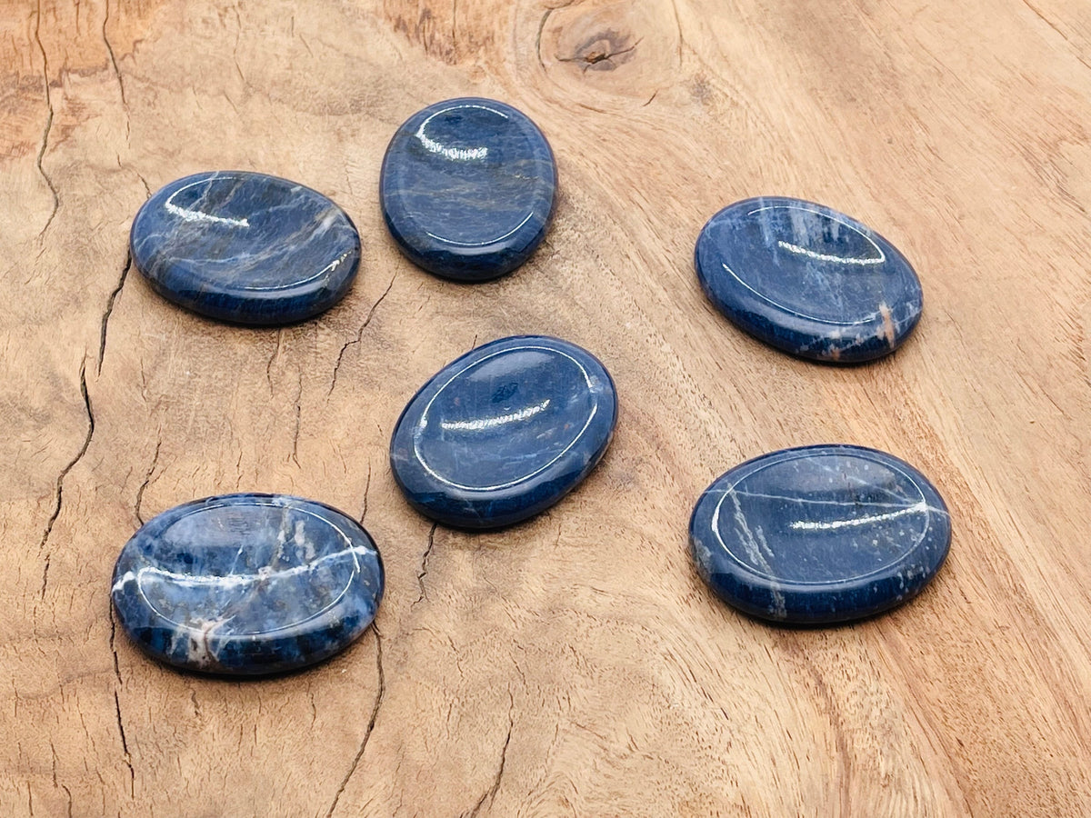 Sodalite worry stone from GemstoneGO, 4.5x3.5cm soothing crystal with polished surface for stress relief and meditation.