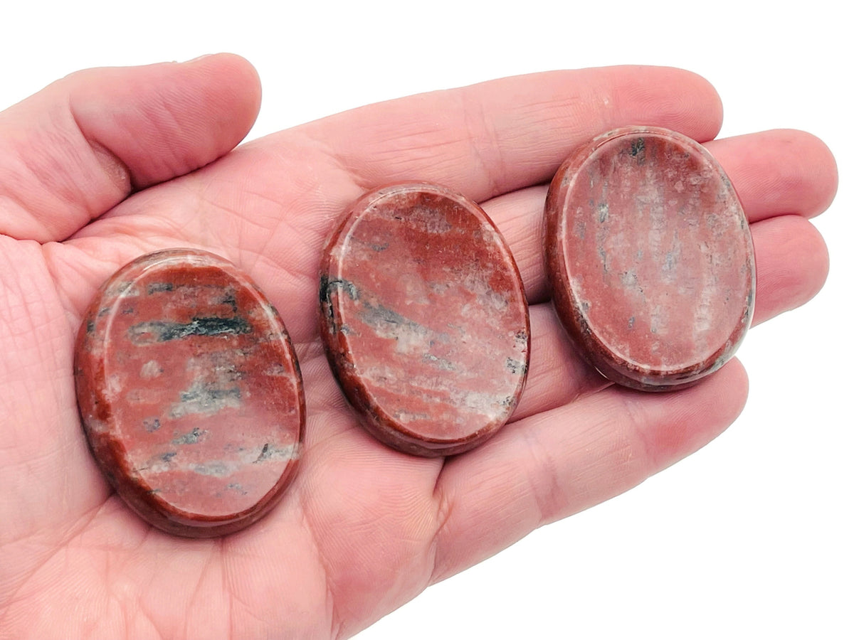 Red Sesame Jasper worry stone from GemstoneGO, 4.5x3.5cm soothing crystal for stress relief and meditation.