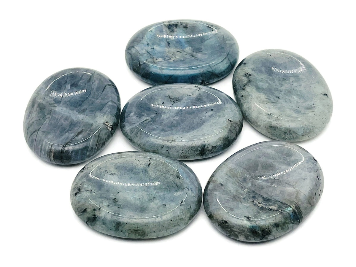 Labradorite worry stone from GemstoneGO, 4.5x3.5cm soothing crystal with iridescent blue and gray hues, smooth polished surface.