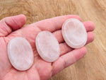 Rose quartz worry stone from GemstoneGO, 4.5x3.5cm soothing crystal for stress relief and relaxation.