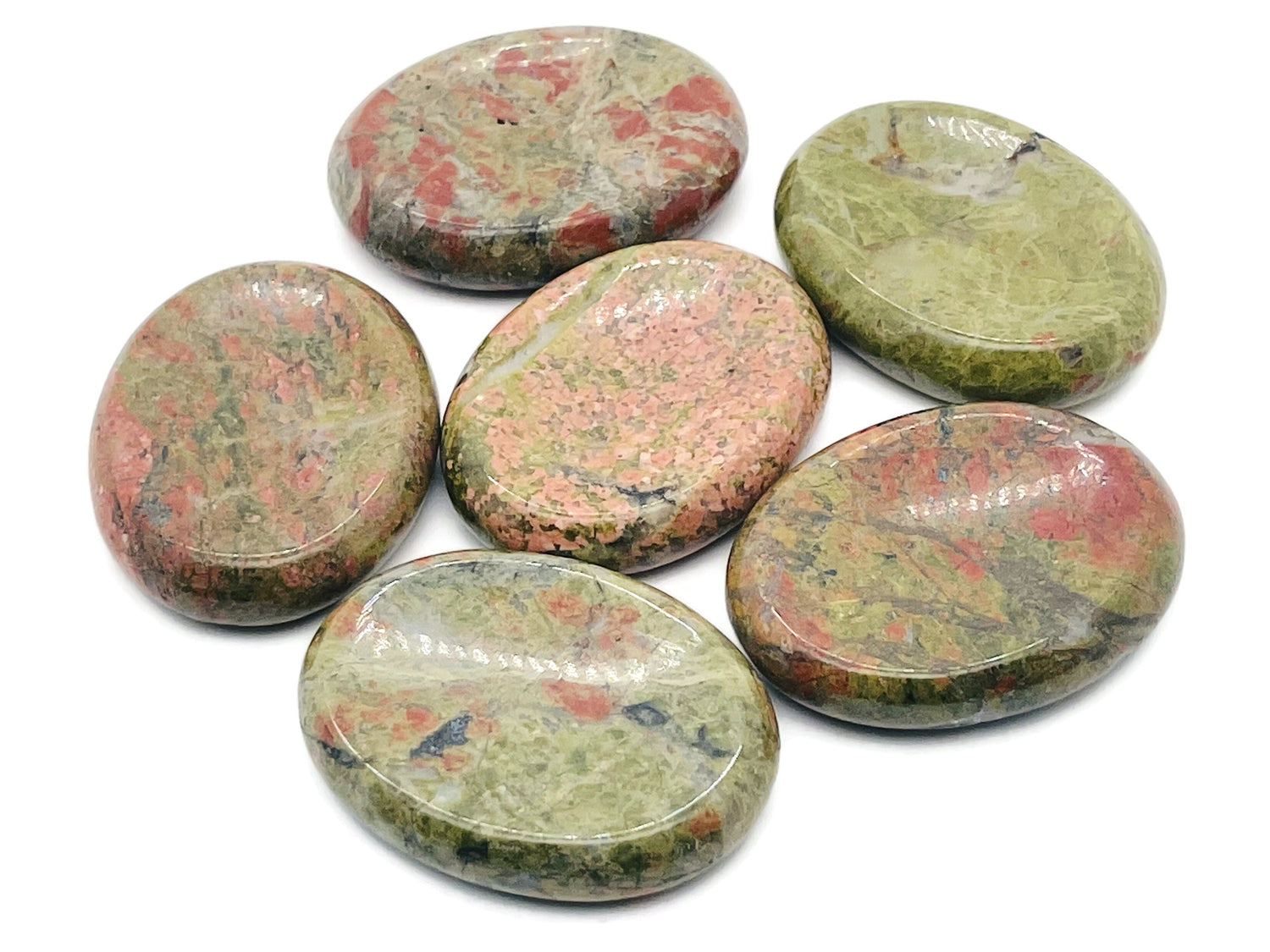 Unakite worry stone from GemstoneGO, soothing 4.5x3.5cm crystal with polished smooth surface for stress relief.