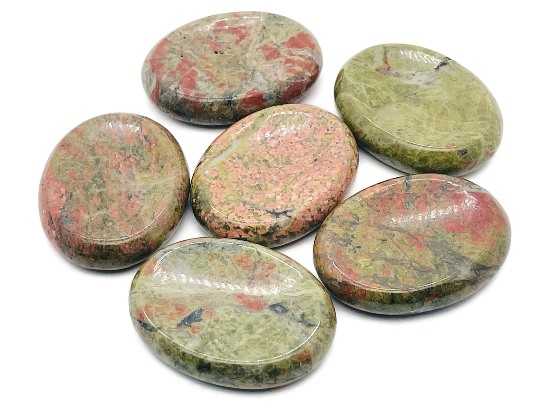 Unakite worry stone from GemstoneGO, soothing 4.5x3.5cm crystal with polished smooth surface for stress relief.