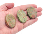 Unakite worry stone from GemstoneGO, soothing crystal in 4.5x3.5cm size, smooth polished surface for stress relief.