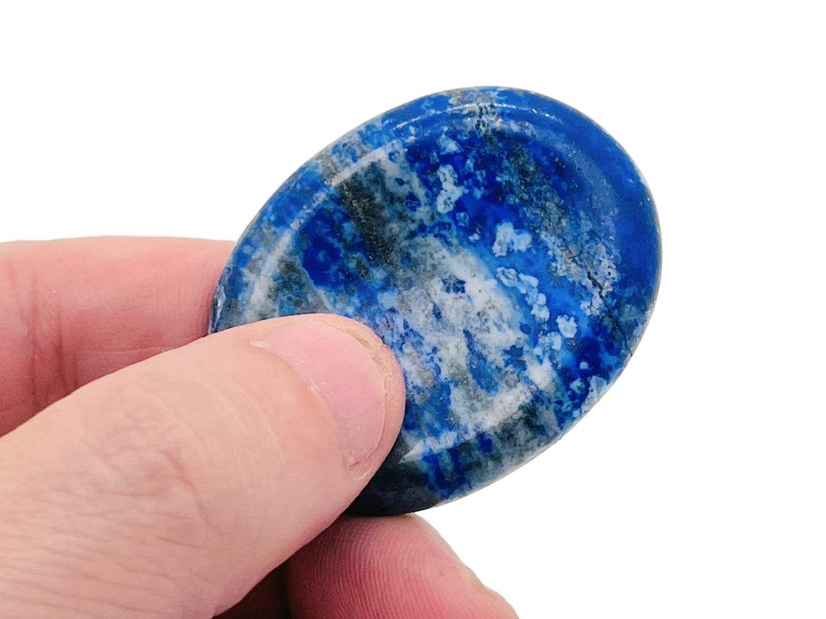 Lapis Lazuli worry stone from GemstoneGO, 4.5x3.5cm, featuring deep blue and gold-toned mineral patterns for calming and meditation.