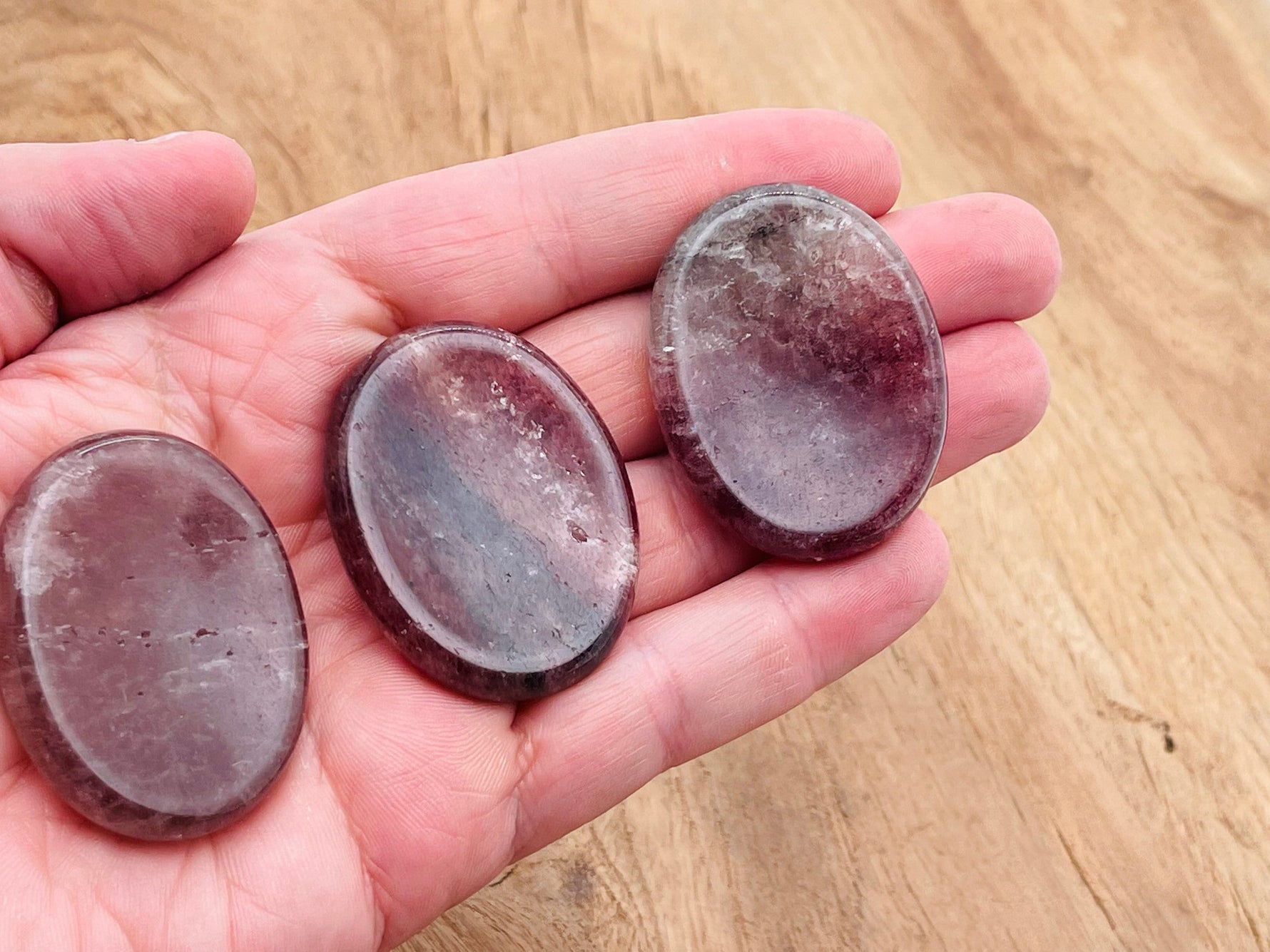 Strawberry Quartz worry stone from GemstoneGO, 4.5x3.5cm soothing crystal for stress relief and meditation.