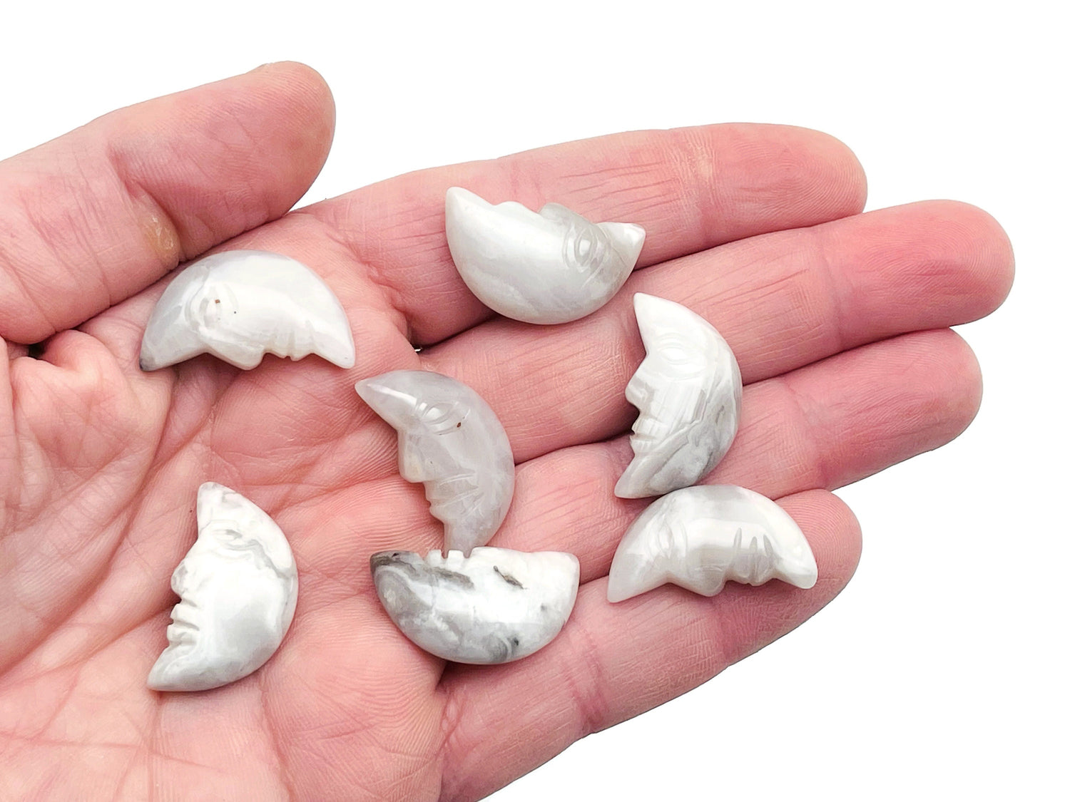 Visage de lune en cristal d'agate blanche - Lune souriante en cristal - Lune sculptée en pierre précieuse - Cristal de guérison - Croissant de lune en pierre précieuse ?€? 25 mm ?€? MS1013