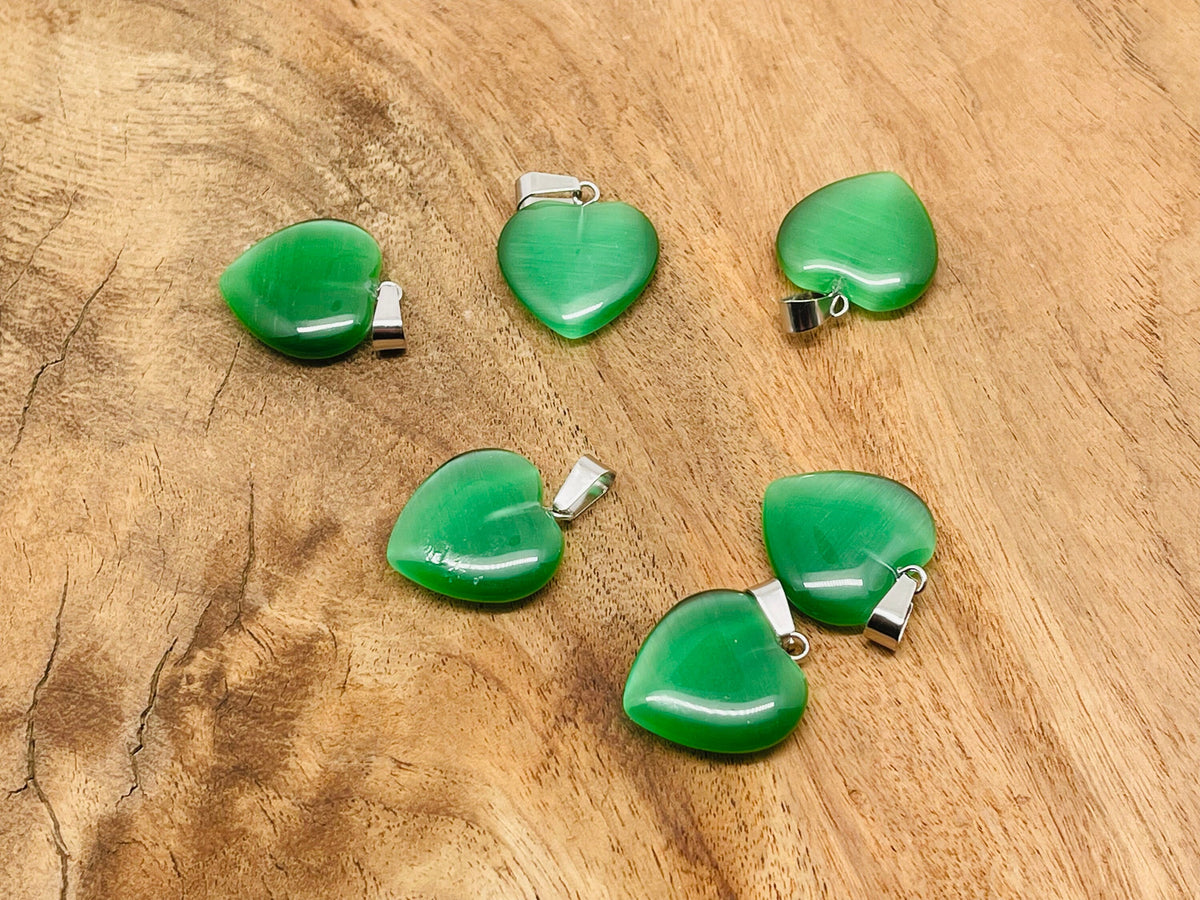 Green Cats Eye heart pendant with crystals, healing gemstone jewelry by GemstoneGO, featuring a mini crystal design.
