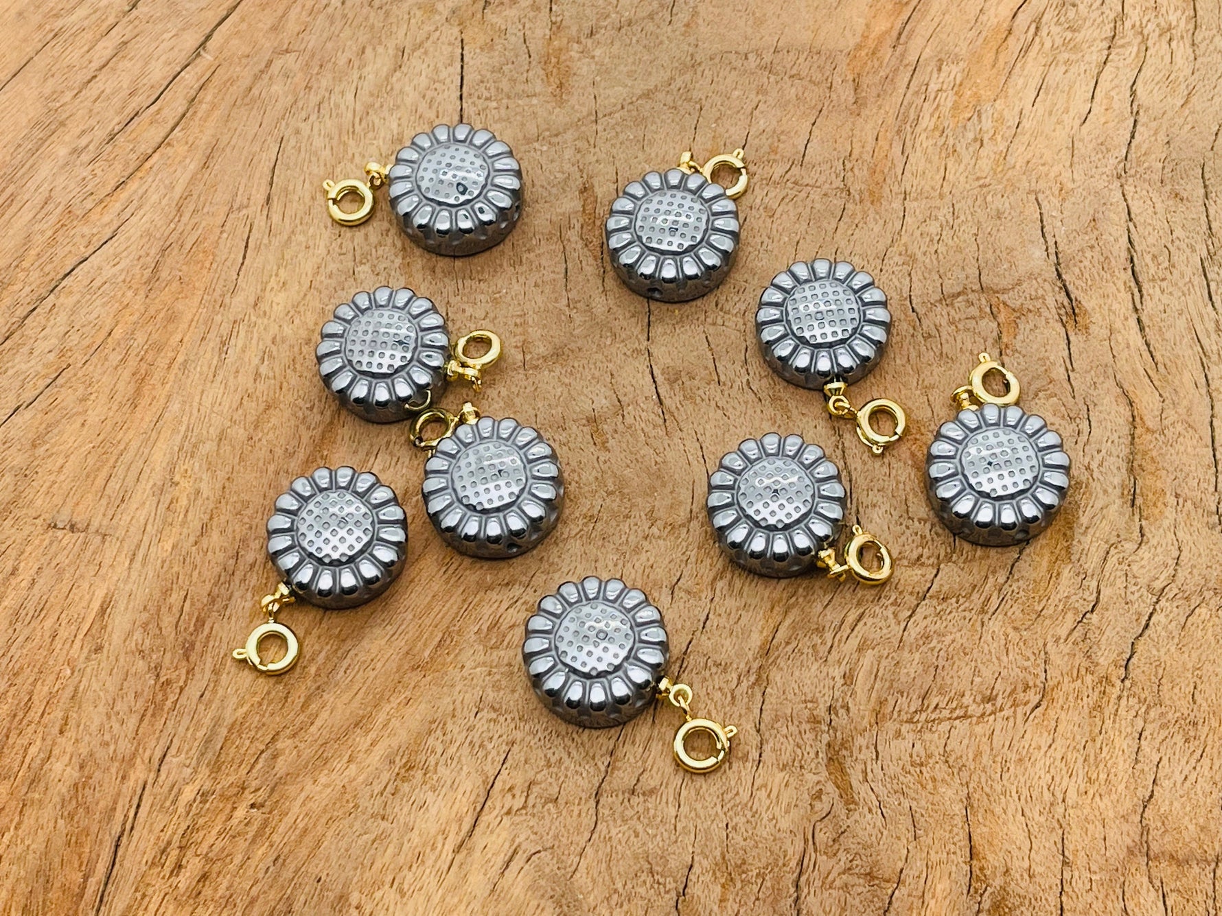 Terahertz Daisy gemstone pendant by GemstoneGO, showcasing a floral design with vibrant gemstone details for jewelry making.