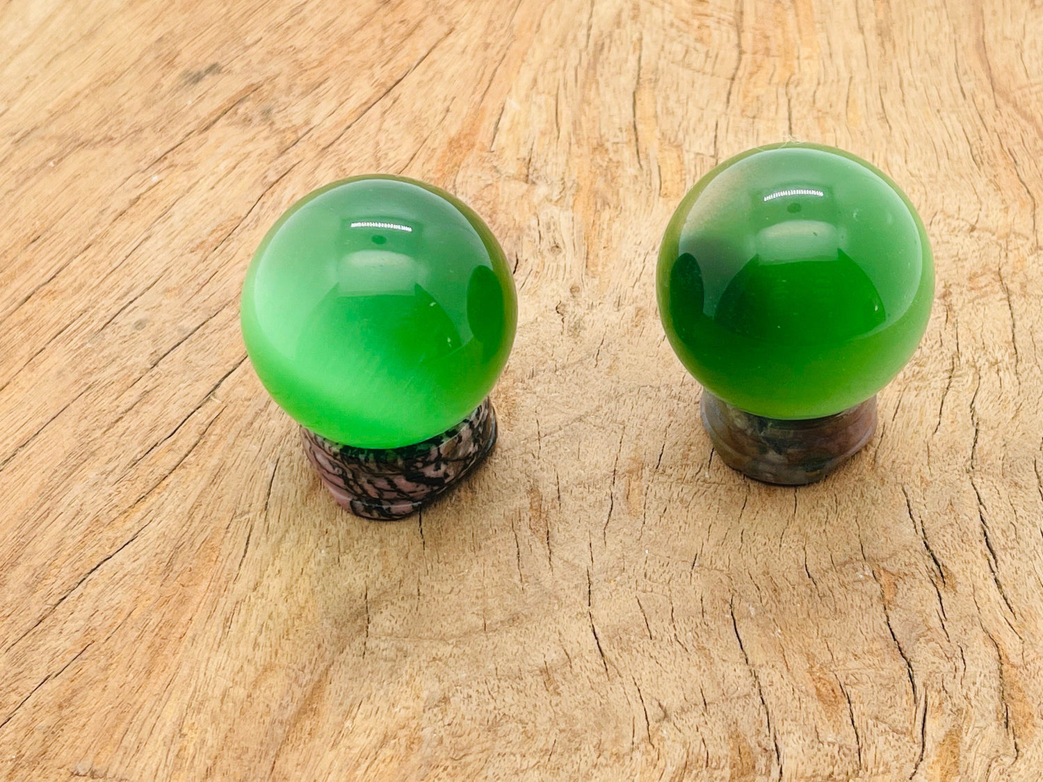 Green Cats Eye Sphere Gemstone - Crystal Ball - 40mm - BA1045
