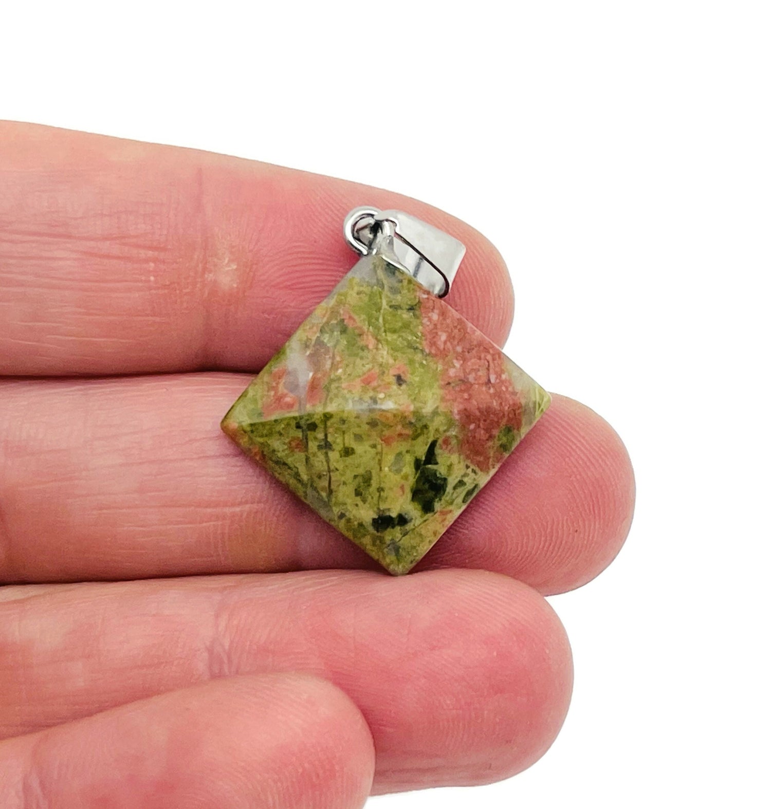 Pendentif pyramide en pierre d'unakite - Bijou en pierre naturelle - Cristal de guérison Reiki - Pendentif porte-bonheur pour femme - NC1367