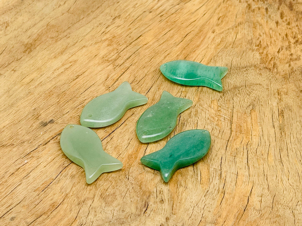Aventurine fish-shaped gemstone pendant featuring a Pisces zodiac hole crystal, crafted by GemstoneGO.