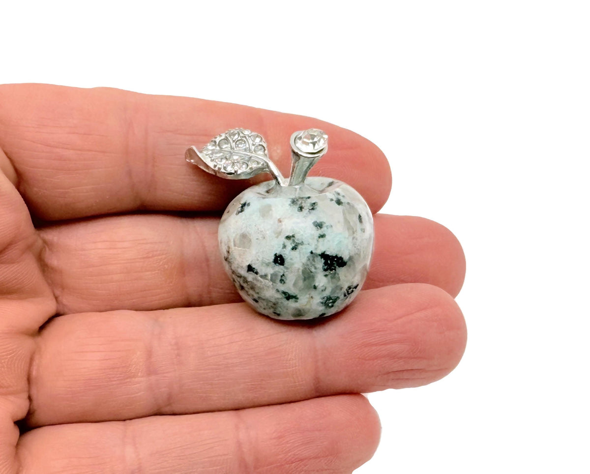 Hand-carved Apple-shaped crystal from GemstoneGO, 25mm energy gemstone for home decoration, with colorful mixed crystal hues