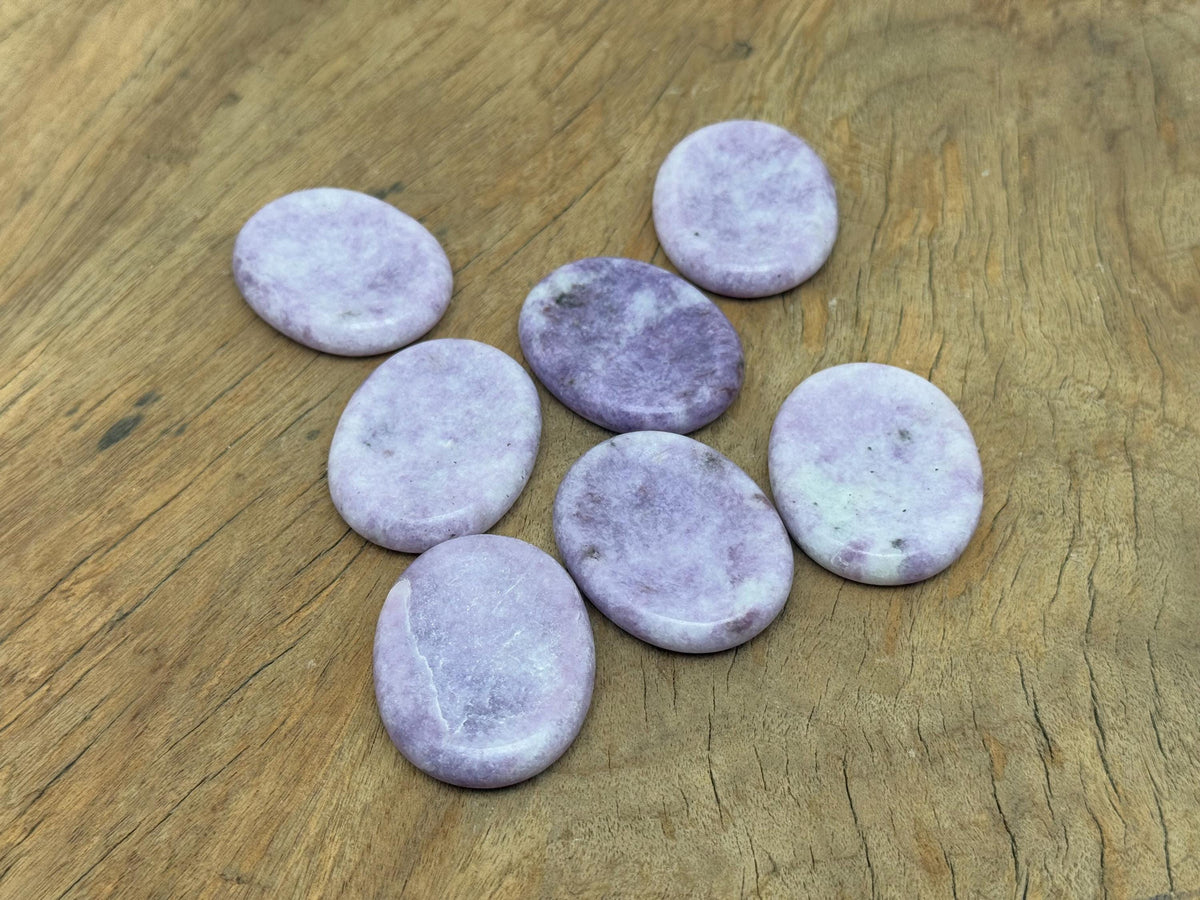 Lepidolite worry stone from GemstoneGO, soothing crystal, 4.5x3.5cm, polished smooth gemstone for stress relief.