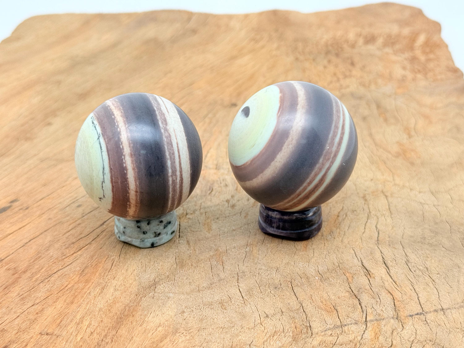 Purple Robe Jade Sphere Gemstone - Crystal Ball - 40-50mm - RA1418