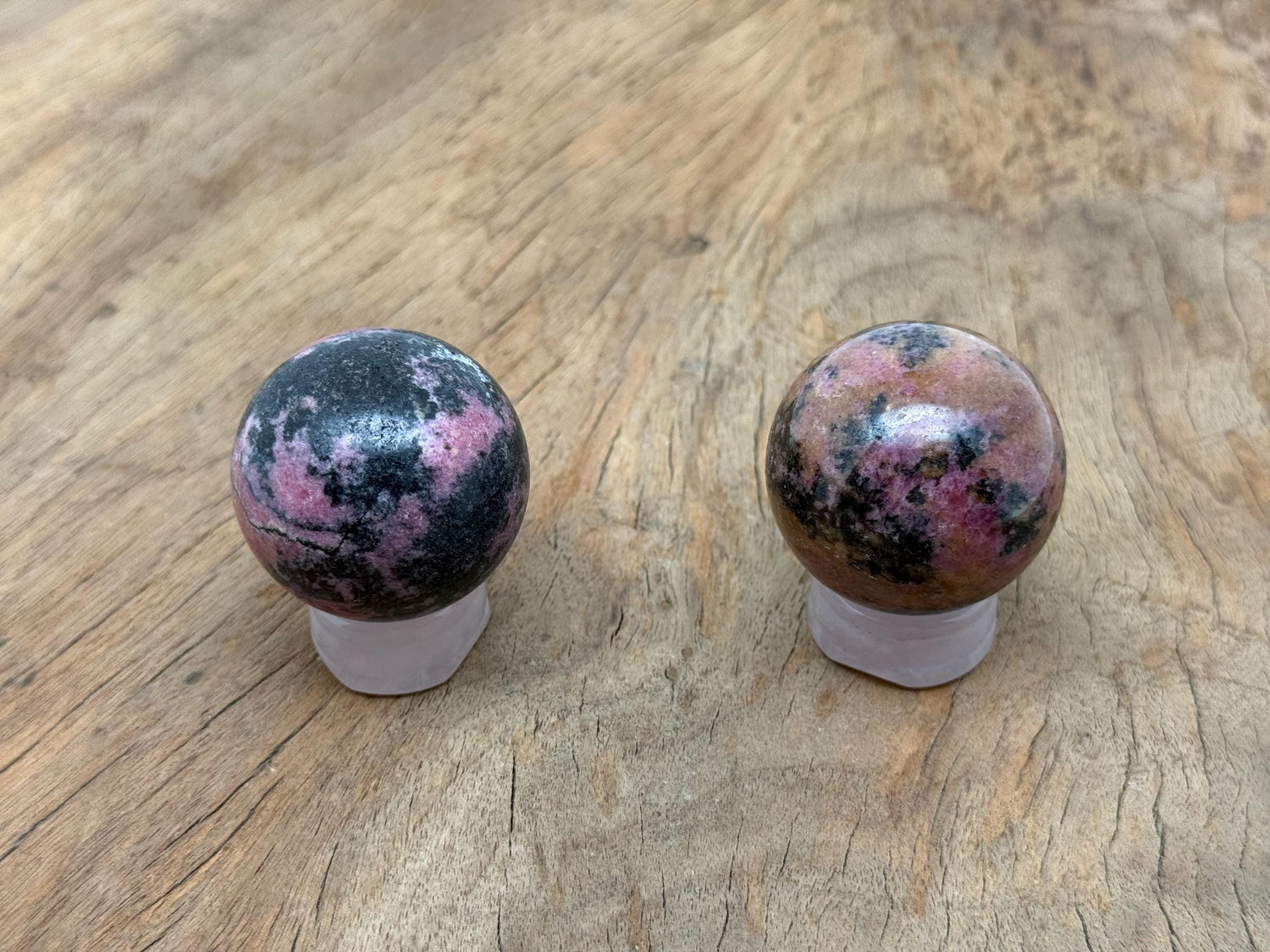 Rhodonite Sphere Gemstone - Crystal Ball - 40-50mm - BA1074