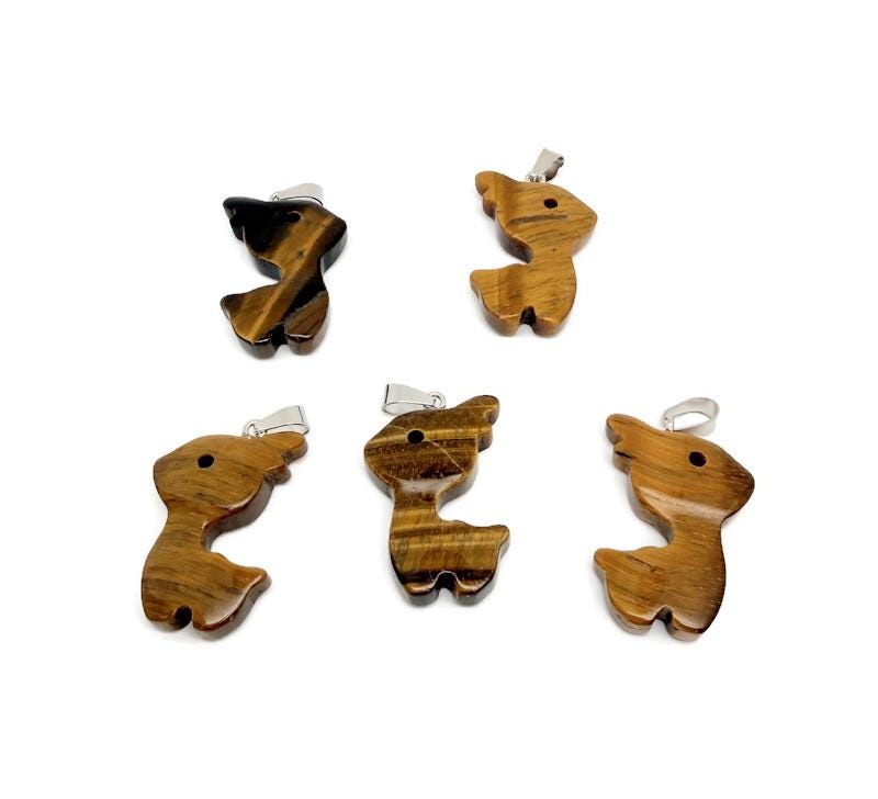 Tiger Eye deer crystal pendant necklace featuring a gemstone deer design from GemstoneGO. Natural stone and detailed craftsmanship.